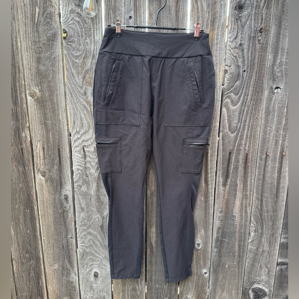 Athleta Headlands Black Hybrid Full Length Cargo Hiking Outdoor Pant Size 8/Med